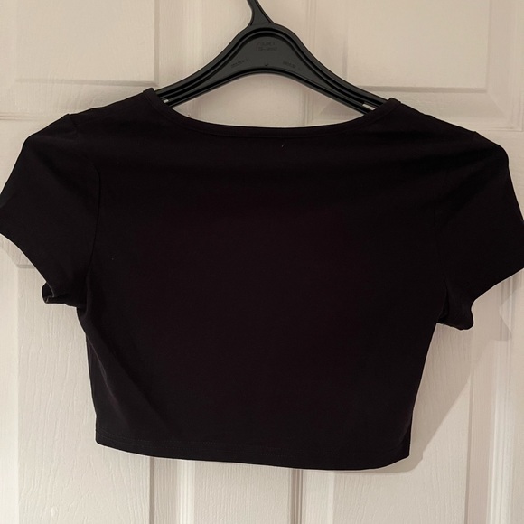 black crop top - Picture 5 of 5